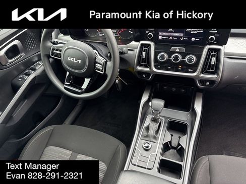 Used 2023 Kia Sorento LX image 36