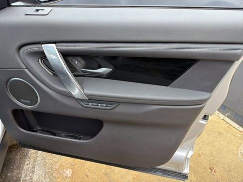 Used 2020 Land Rover Discovery Sport S image 23