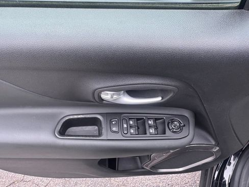 Used 2023 Jeep Renegade Limited w/ Sun/Sound Group AWD/4WD image 9