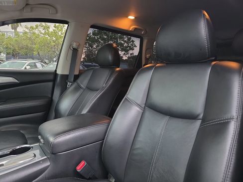 Used 2019 Nissan Pathfinder SL w/ Cargo Package FWD image 27