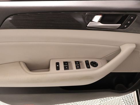 Used 2018 Hyundai Sonata Limited image 16