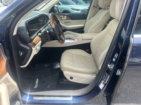 Used 2022 Mercedes-Benz GLS 450 4MATIC image 9