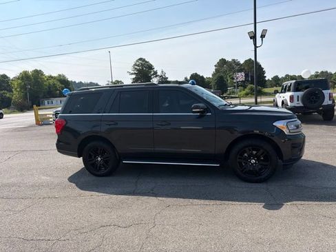 Used 2023 Ford Expedition XLT RWD image 17