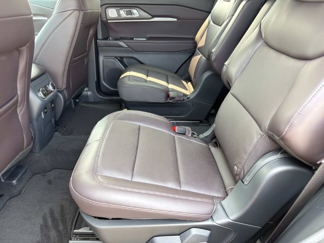 New 2026 Ford Explorer Platinum RWD image 18