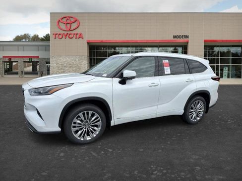 New 2026 Toyota Highlander Platinum AWD/4WD image 6