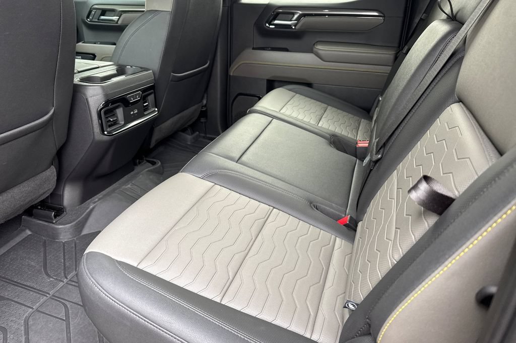 Used 2023 Chevrolet Silverado 1500 ZR2 w/ Technology Package AWD/4WD image 13