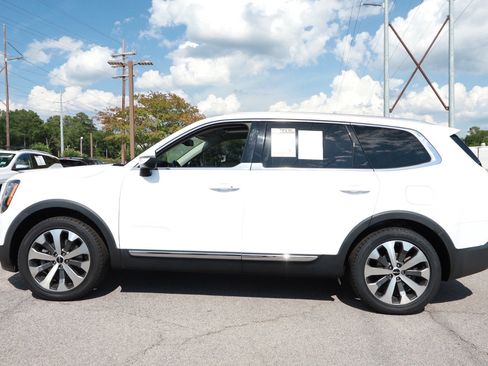 Used 2022 Kia Telluride EX w/ EX Premium Package FWD image 2