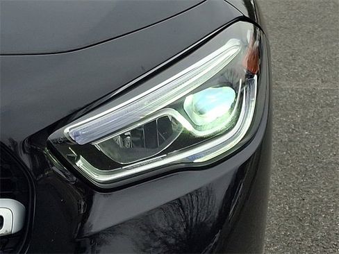 Used 2023 Mercedes-Benz GLA 250 4MATIC image 9