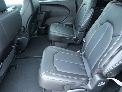 New 2026 Chrysler Voyager LX image 26