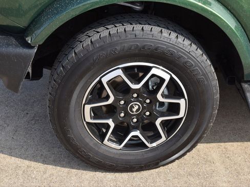 Used 2025 Ford Bronco Outer Banks image 10