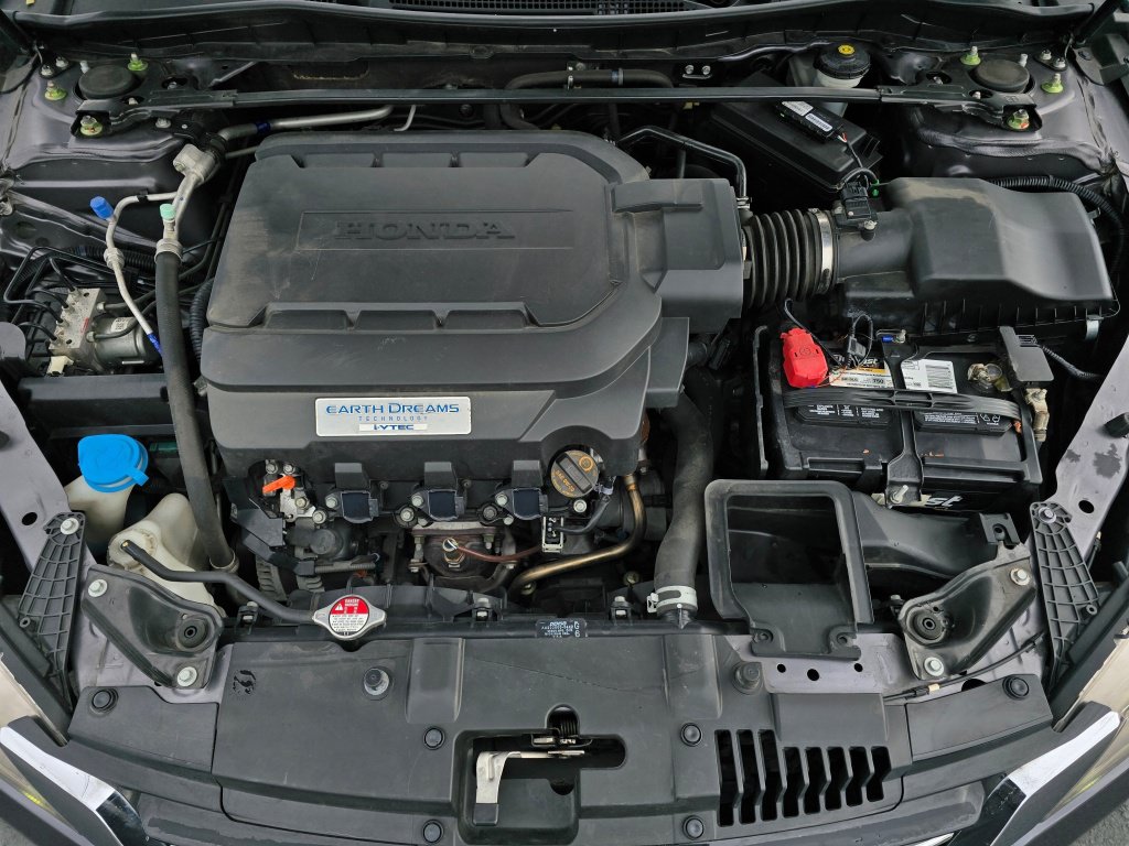 Used 2014 Honda Accord Touring image 11