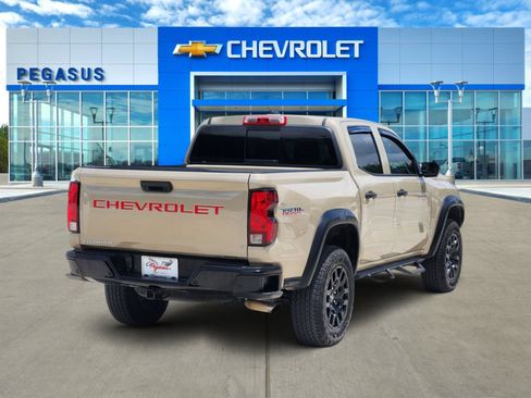 Certified 2024 Chevrolet Colorado Trail Boss w/ Technology Package AWD/4WD image 5
