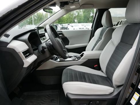 Used 2025 Mitsubishi Outlander SE AWD/4WD image 14