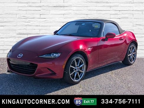 Used 2023 MAZDA MX-5 Miata Grand Touring RWD image 7