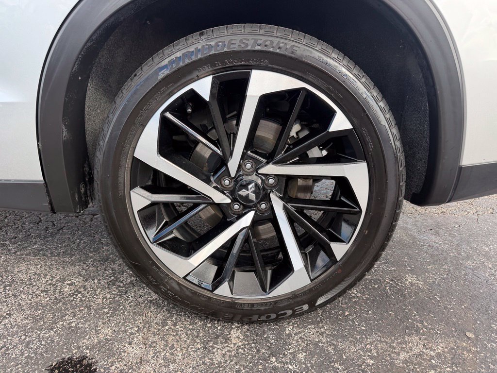 Used 2023 Mitsubishi Outlander SE AWD/4WD image 19