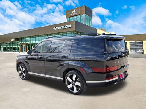 Used 2024 Hyundai Santa Fe Limited image 8