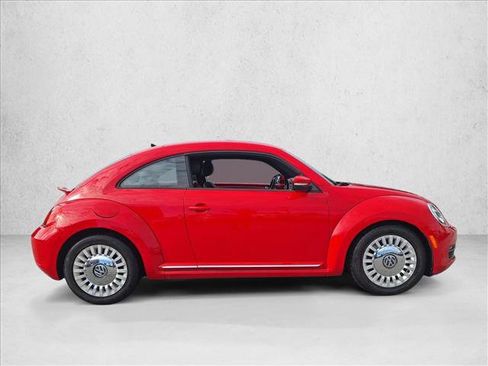 Used 2016 Volkswagen Beetle 1.8T SE w/ Lighting Package image 4