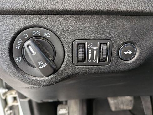 Used 2020 Dodge Charger SXT image 16