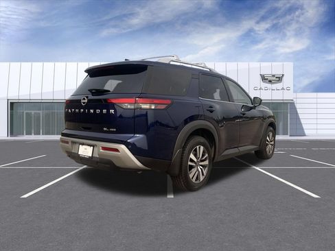 Used 2024 Nissan Pathfinder SL AWD/4WD image 8