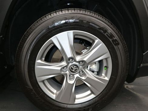 Used 2025 Toyota RAV4 XLE image 18