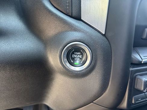 Used 2019 GMC Sierra 1500 SLT w/ SLT Premium Package AWD/4WD image 17