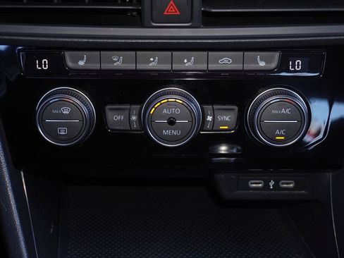 Used 2024 Volkswagen Jetta SE image 16