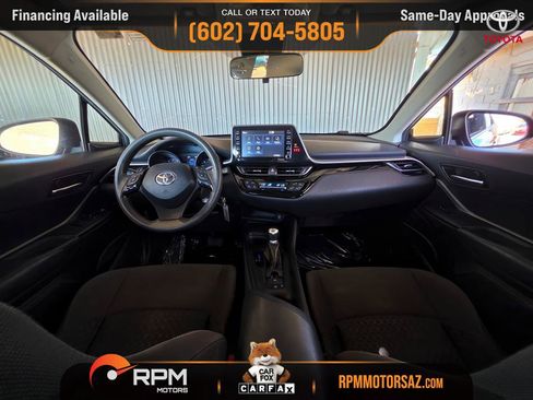 Used 2020 Toyota C-HR LE FWD image 8