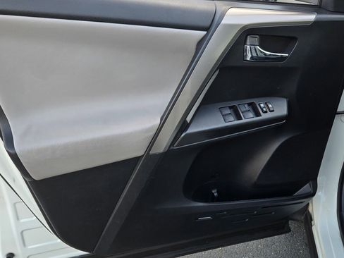 Certified 2016 Toyota RAV4 XLE image 9