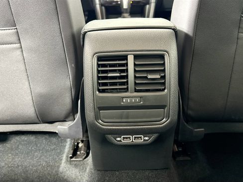 Used 2022 Volkswagen Passat 2.0T SE image 30