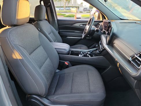 Used 2024 Chevrolet Traverse LT image 18