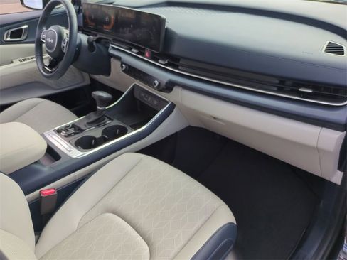 Certified 2026 Kia Carnival EX image 28