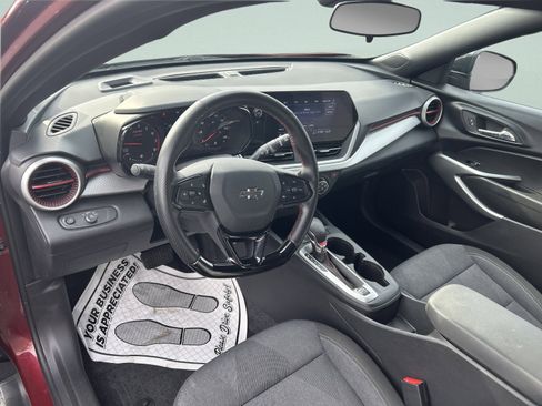 Used 2024 Chevrolet Trax RS image 12