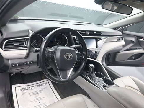 Used 2020 Toyota Camry SE image 13