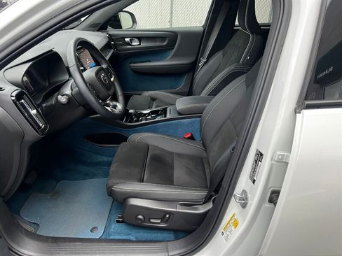 Used 2023 Volvo C40 P8 Recharge Ultimate AWD/4WD image 13