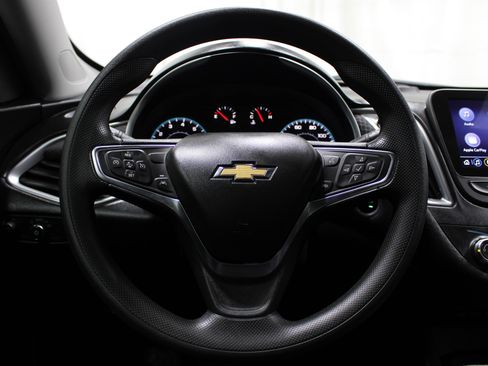 Used 2025 Chevrolet Malibu LS image 10