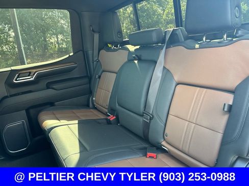 Used 2023 Chevrolet Silverado 1500 High Country w/ Z71 Off-Road Package AWD/4WD image 15