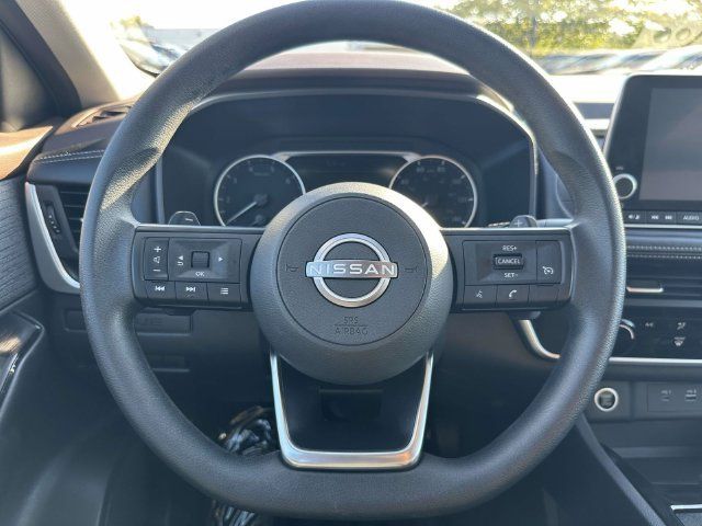 Used 2023 Nissan Rogue S AWD/4WD image 22