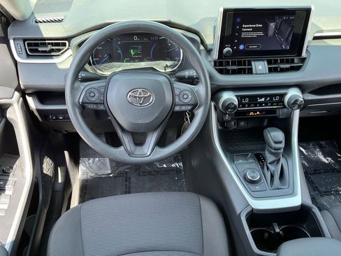 Used 2025 Toyota RAV4 LE AWD/4WD image 10