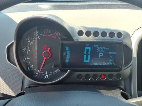 Used 2015 Chevrolet Sonic LT FWD image 12