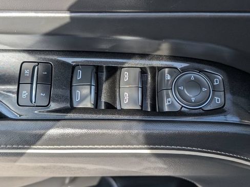 Used 2023 Cadillac Escalade Premium Luxury Platinum AWD/4WD image 18