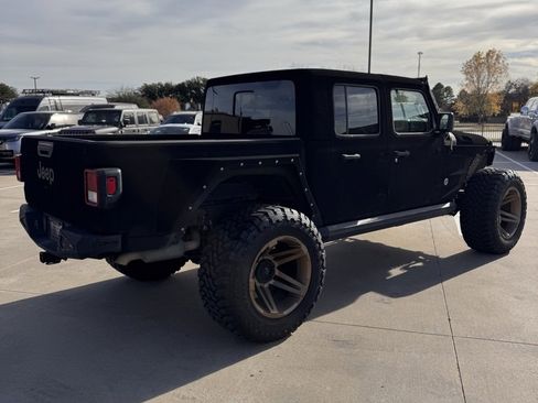 Used 2022 Jeep Gladiator Sport image 8