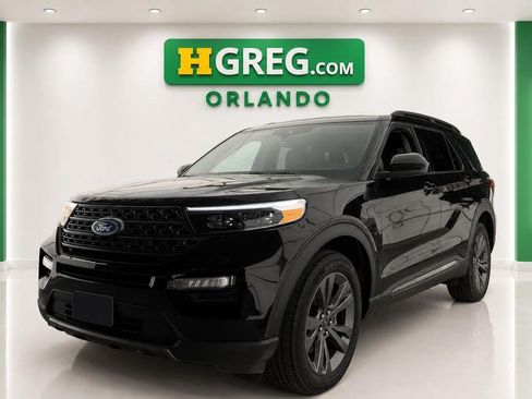 Used 2024 Ford Explorer XLT w/ Equipment Group 202A AWD/4WD image 4