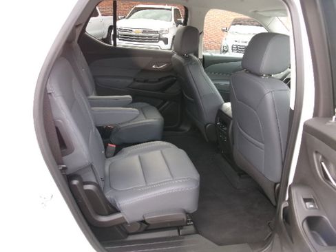 Used 2021 Chevrolet Traverse Premier image 13