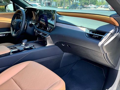 Used 2025 Lexus RX 350 Premium Plus w/ Convenience Package image 19