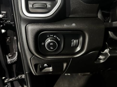 Used 2022 RAM 1500 Big Horn AWD/4WD image 34