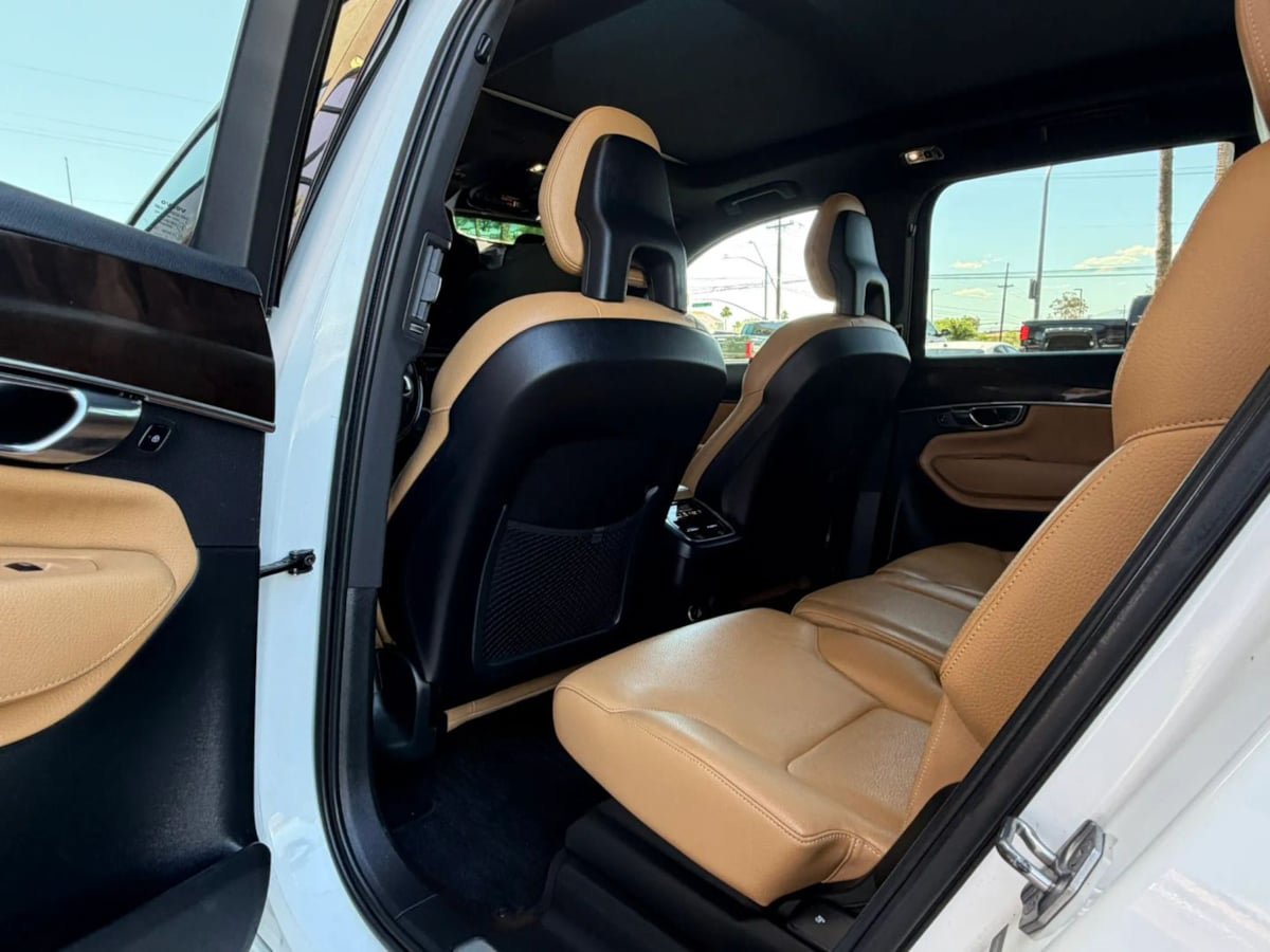 Used 2016 Volvo XC90 T6 Momentum w/ Momentum Plus Package AWD/4WD image 47