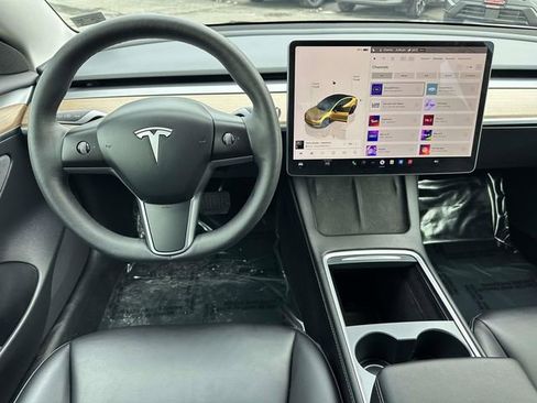 Used 2023 Tesla Model 3 Standard Range image 18