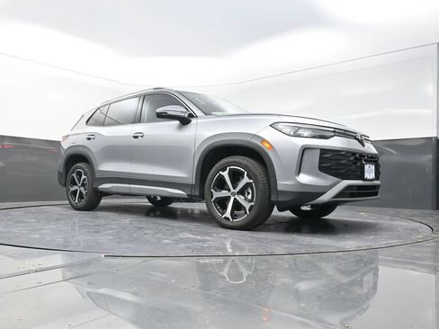 New 2026 Volkswagen Tiguan SE AWD/4WD image 21