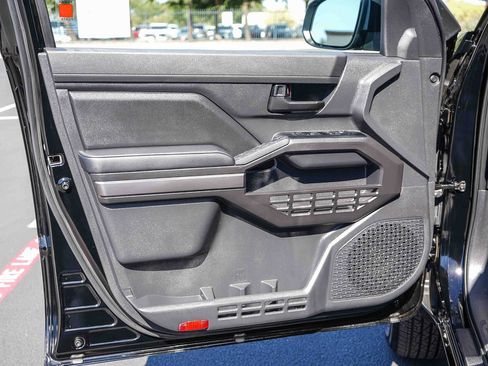 Certified 2026 Toyota Tacoma SR5 AWD/4WD image 27