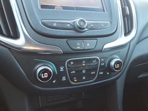 Used 2024 Chevrolet Equinox LT AWD/4WD image 25